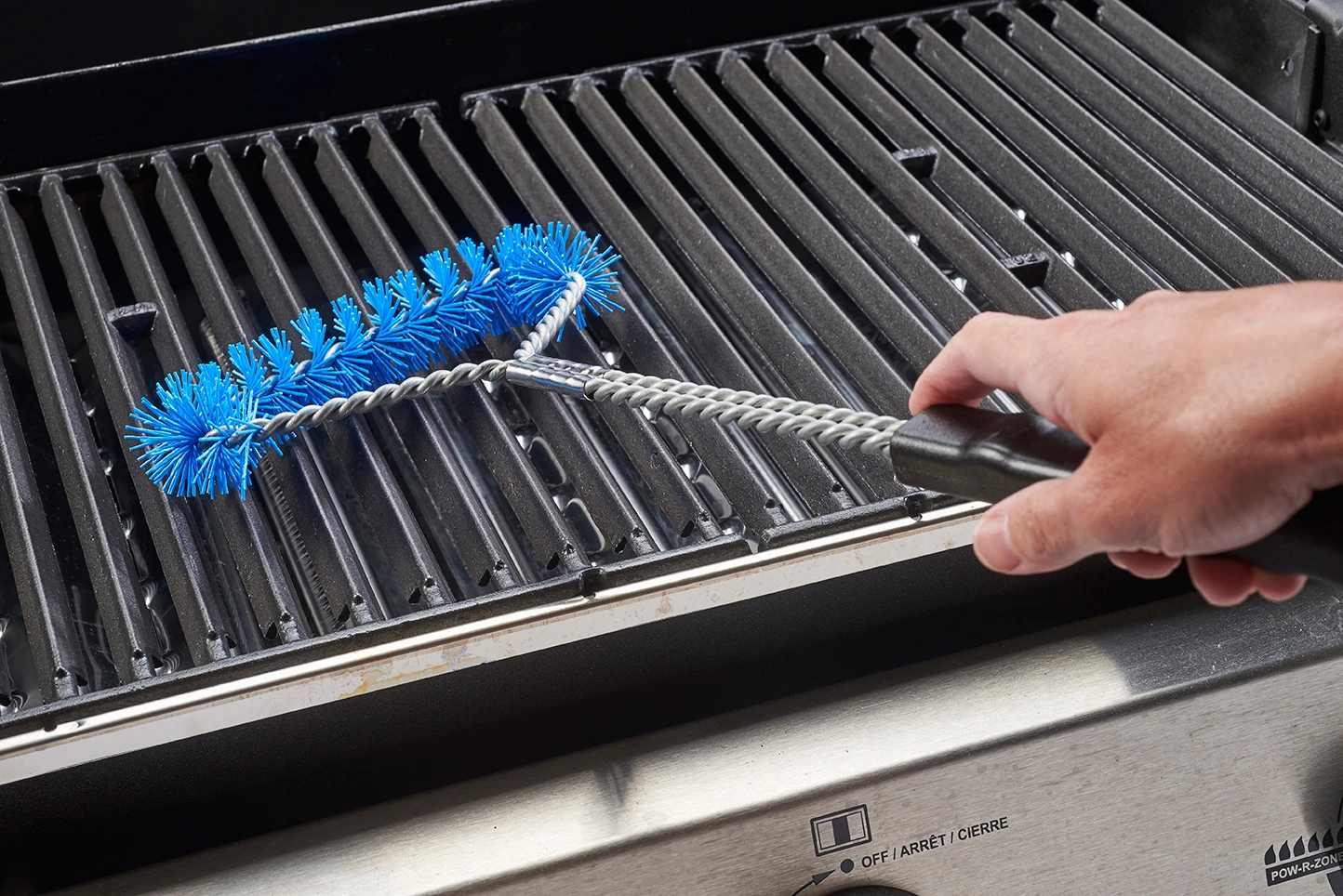 Broil King 3-seitige Grillbürste 45cm Mit Nylonborsten 4 Broil King 3-seitige Grillbürste 45cm Mit Nylonborsten – Bild 2