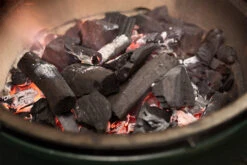 Big Green Egg Holzkohle Wildfire 5 Kg Karton - Kräuterbaum -Küchengrill Rabatt Big Green Egg Wildfire Aroma Holzkohle abbrand