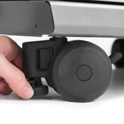 Broil King Imperial S590 PRO IR Gasgrill - Modell 2023 - SMART Deal Inkl. Grillfürst Grill Control Mit Companion Device Und Einstichthermometer -Küchengrill Rabatt Broil King Imperial S 590 IR Rolle feststellbar