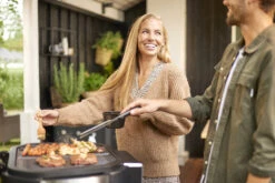 COZZE Plancha 600 / Plancha Grill Mit 2 Gusseisen Grillplatten -Küchengrill Rabatt COZZE Plancha 600 Lifestyle