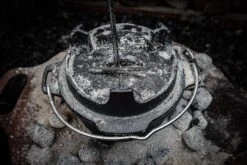 Grillfürst Dutch Oven Set BBQ Edition DO2 - X-DEAL Inkl. Tragetasche / Aufbewahrungstasche, Gusseisen Pflege Und Deckelheber -Küchengrill Rabatt Dutch Oven 2