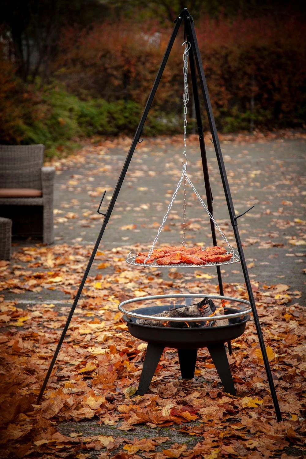 Grillfürst Schwenkgrill Set Aus Dreibein Und Grillrost / Höhenverstellbar, Inkl. Kette Und Haken 7 Grillfürst Schwenkgrill Set Aus Dreibein Und Grillrost / Höhenverstellbar, Inkl. Kette Und Haken – Bild 5