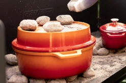 Grillfürst Emaillierter Dutch Oven Ohne Füsse DO7,5 - Orange 10 Grillfürst Emaillierter Dutch Oven Ohne Füsse DO7,5 - Orange -Küchengrill Rabatt Grillfuerst Dutch Oven farbig Beispiel DO7 5 orange Mood Briketts