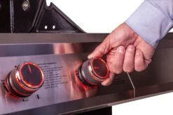 Grillfürst G520E 5-Brenner Gasgrill - Eintracht Frankfurt Edition - Edelstahlroste -Küchengrill Rabatt Grillfuerst Gasgrill G310E Beleuchtete Drehregler 1