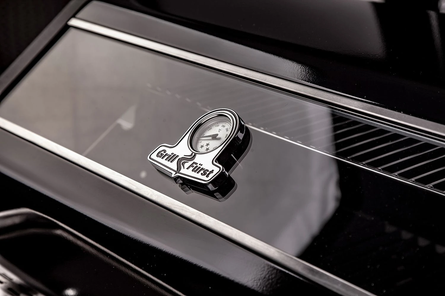 Grillfürst G520G 5-Brenner Gasgrill - Eintracht Frankfurt Edition - Gusseisenroste 6 Grillfürst G520G 5-Brenner Gasgrill - Eintracht Frankfurt Edition - Gusseisenroste – Bild 4