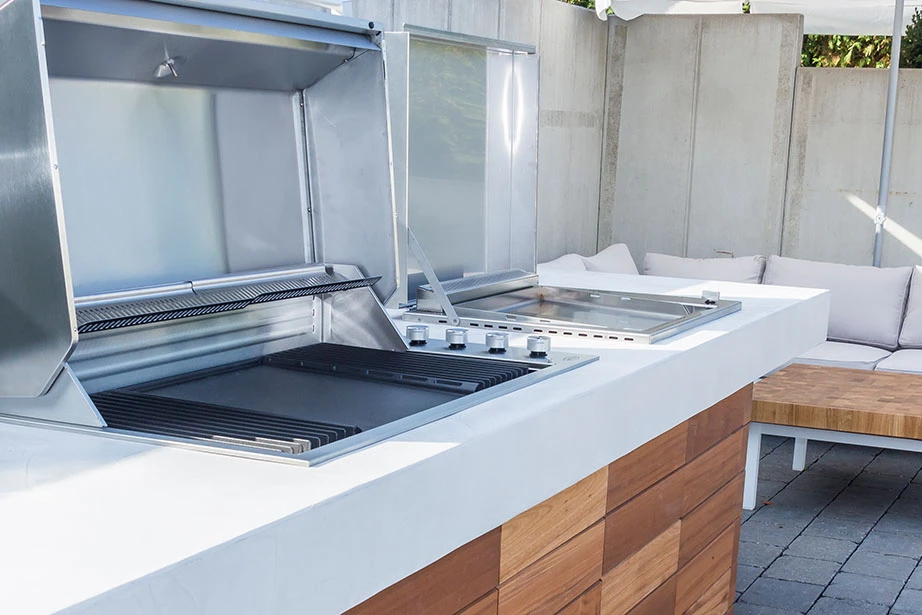 Grillfürst Outdoor Küche Mit Beton-Arbeitsplatte Und HPL-Unterschrank - Mit Edler Holzverkleidung (300 Cm X 80 Cm) - Mit Einbaugrill Und Planchagrill 4 Grillfürst Outdoor Küche Mit Beton-Arbeitsplatte Und HPL-Unterschrank - Mit Edler Holzverkleidung (300 Cm X 80 Cm) - Mit Einbaugrill Und Planchagrill – Bild 2