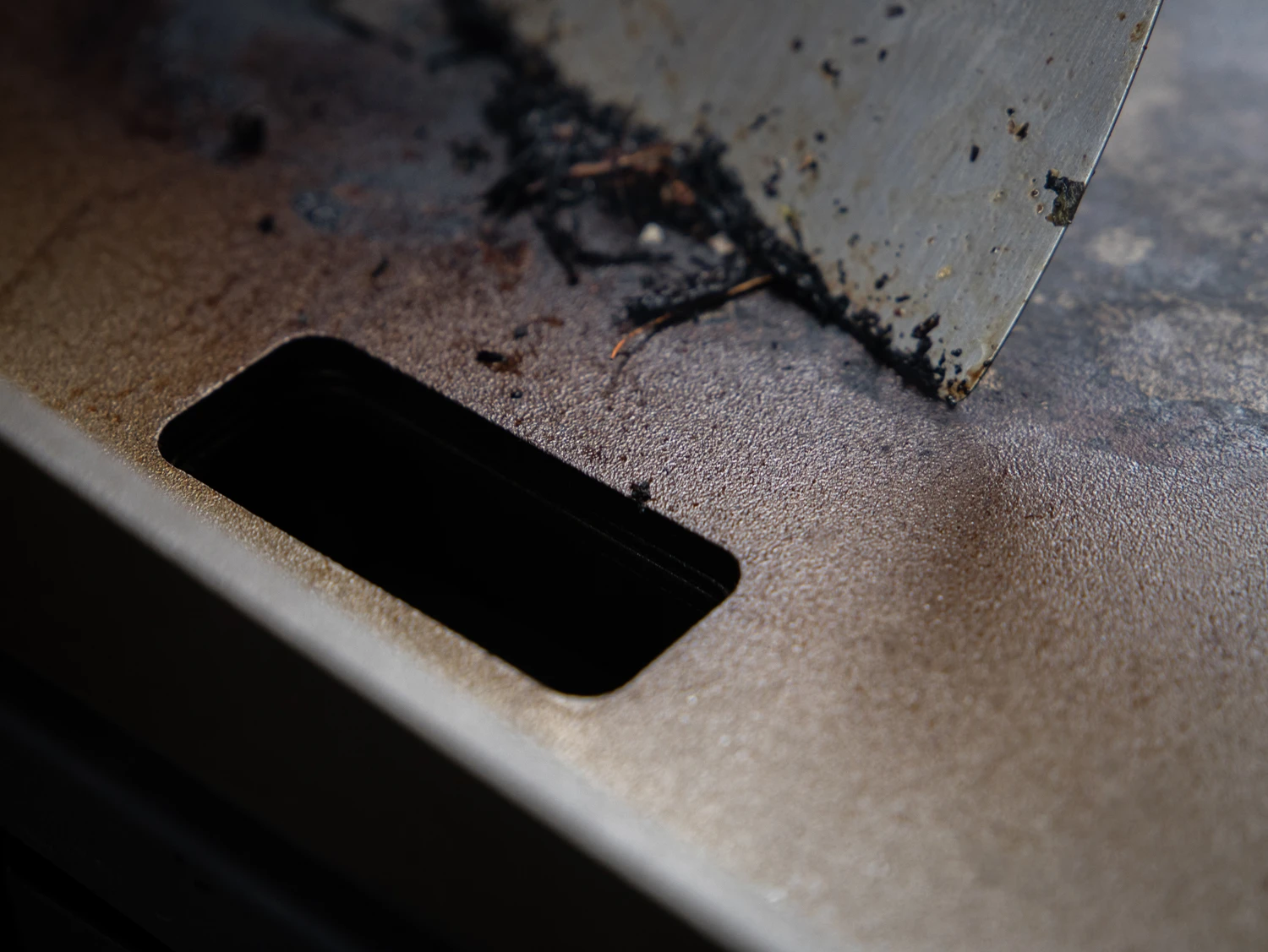 Grillfürst Plancha Grill - 2 Brenner Mit Insgesamt 7 KW Und Edelstahl Plancha - Inkl. 2 Stk. Plancha Spatel Und Grillzange 13 Grillfürst Plancha Grill - 2 Brenner Mit Insgesamt 7 KW Und Edelstahl Plancha - Inkl. 2 Stk. Plancha Spatel Und Grillzange – Bild 11