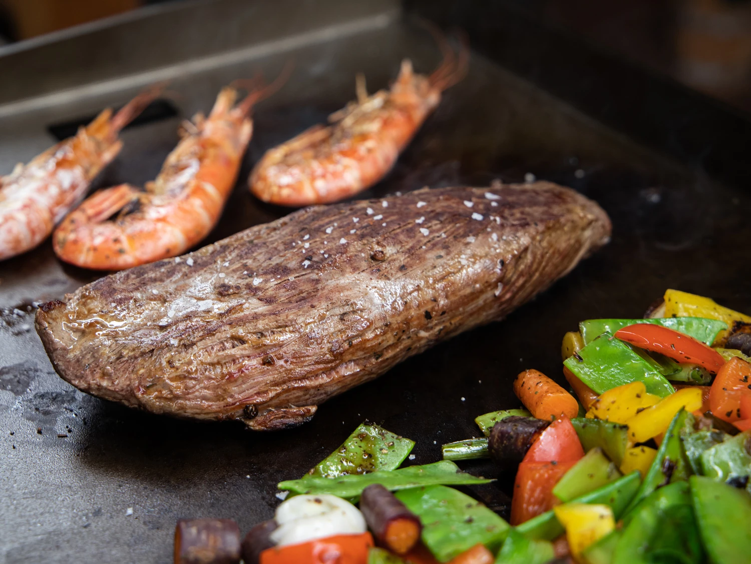 Grillfürst Plancha Grill - 2 Brenner Mit Insgesamt 7 KW Und Edelstahl Plancha - Inkl. 2 Stk. Plancha Spatel Und Grillzange 17 Grillfürst Plancha Grill - 2 Brenner Mit Insgesamt 7 KW Und Edelstahl Plancha - Inkl. 2 Stk. Plancha Spatel Und Grillzange – Bild 15