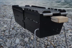 Knister Grill Original - Ausziehbarer Holzkohle Kompaktgrill -Küchengrill Rabatt Knister Grill Beine auf Steinen