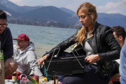 Knister Grill Original - Ausziehbarer Holzkohle Kompaktgrill -Küchengrill Rabatt Knister Grill auseinanderziehen