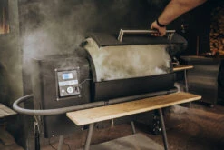 Moesta Pelletgrill Sheriff Inklusive Bambus Ablagebrett - Modell 2023 -Küchengrill Rabatt Moesta Pelletgrill Sheriff Anwendung