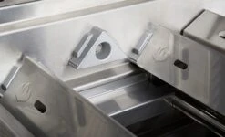 Napoleon Prestige Pro 825-3 Edelstahl Gasgrill Inkl. Drehspieß Und Bodenbeleuchtung + Gratis Napoleon TravelQ PRO285 Kompakt Gasgrill -Küchengrill Rabatt Napoleon Prestige Pro SearPlates Brennerabdeckung 02 2