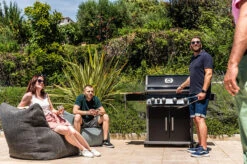 Napoleon Rogue XT 525 Gasgrill - All Black - Mit Sizzle Zone - Modell 2023 29 Napoleon Rogue XT 525 Gasgrill - All Black - Mit Sizzle Zone - Modell 2023 -Küchengrill Rabatt Napoleon Rogue XT 525 Gasgrill mit Sizzle Zone Lifestyle01