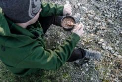 Petromax Emaille Stieltopf / 500 Ml / Schwarz -Küchengrill Rabatt Petromax Emaille Stieltopf 500ml schwarz Lifestyle02