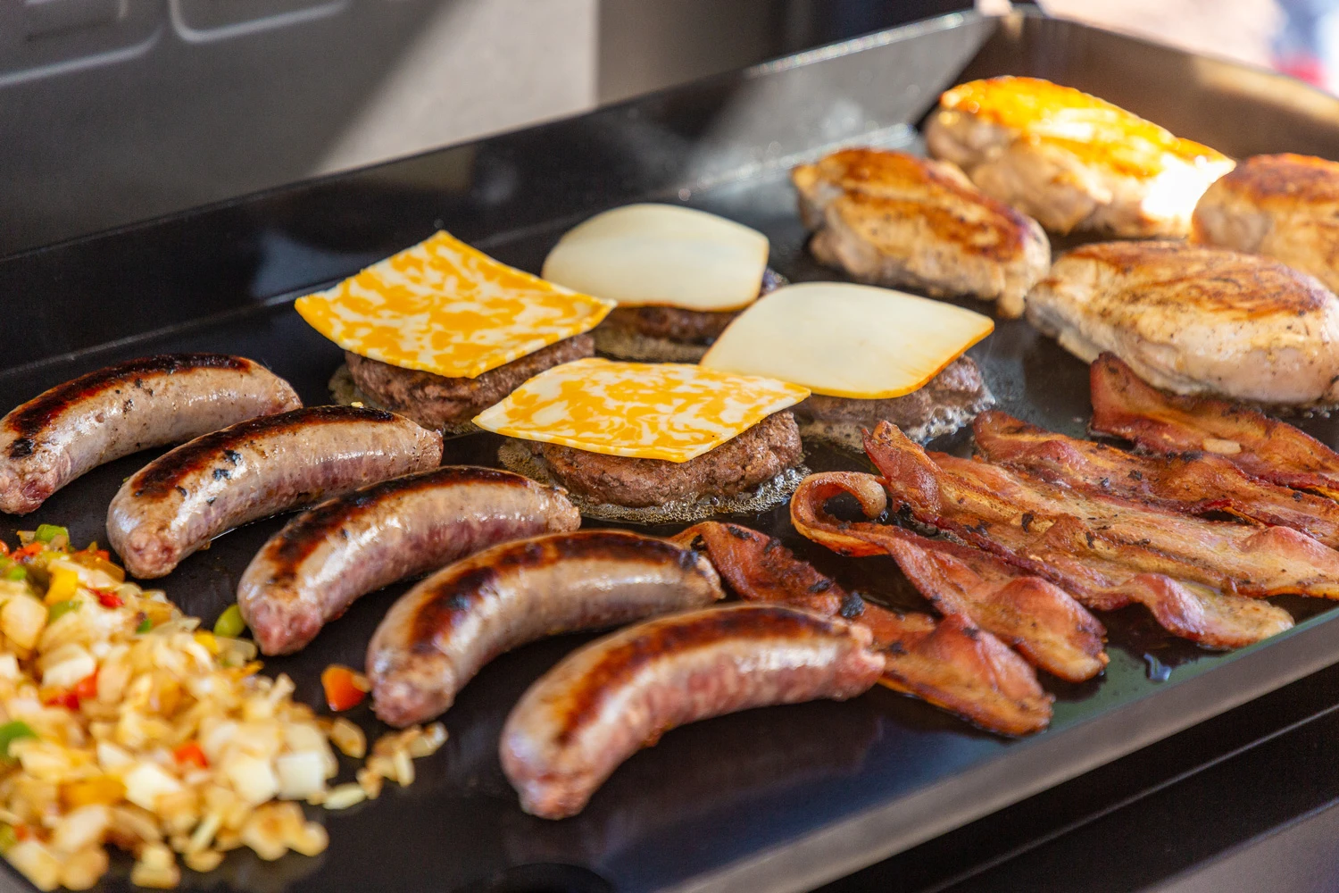 Pit Boss Plancha Grill Ultimate Plancha 3-Brenner - Mit Untergestell 14 Pit Boss Plancha Grill Ultimate Plancha 3-Brenner - Mit Untergestell – Bild 12