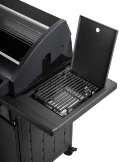 Rösle Gasgrill Magnum PRO G3 - Modell 2023 13 Rösle Gasgrill Magnum PRO G3 - Modell 2023 -Küchengrill Rabatt Roesle Gagsrill Magnum Pro Prime Zone offen2 1