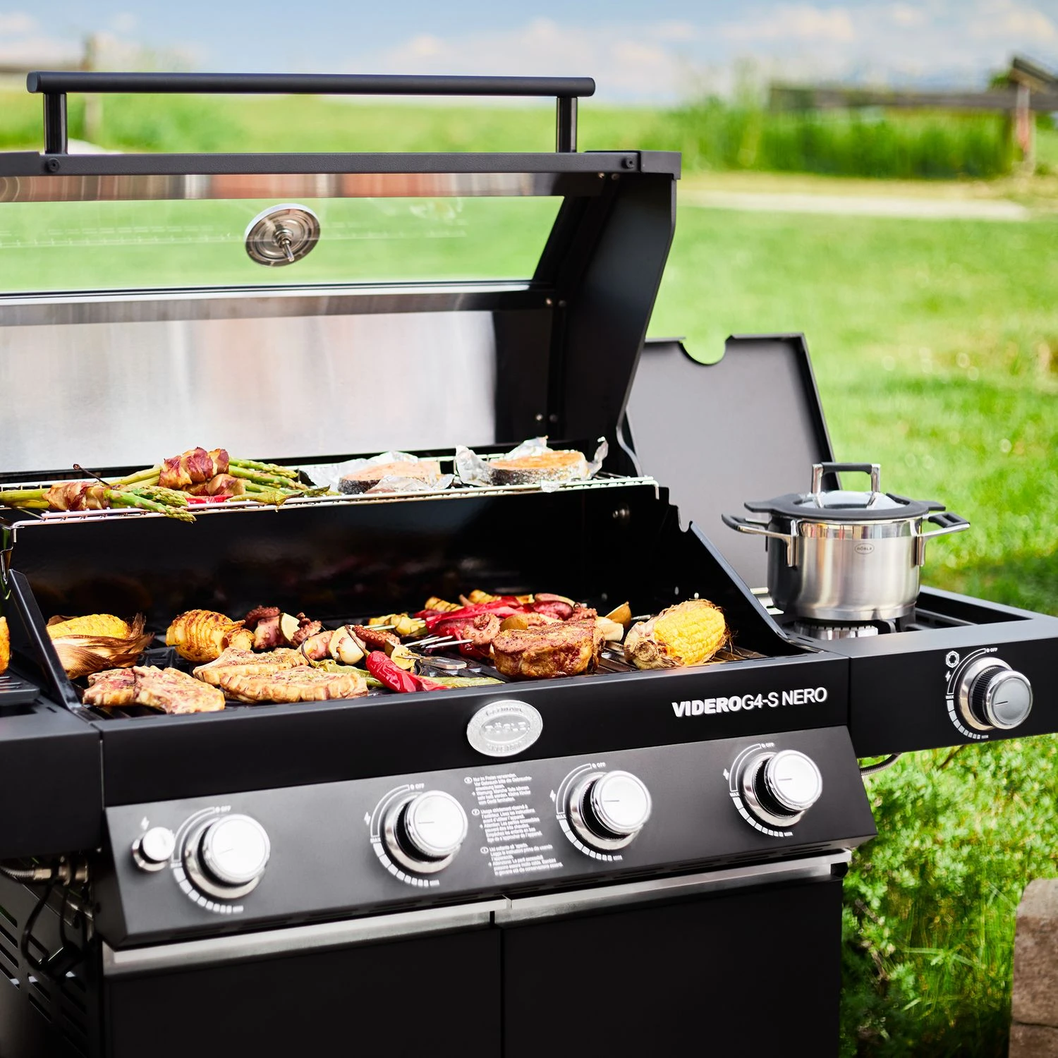Rösle Gasgrill BBQ-Station Videro G4-S Vario+ Nero Schwarz - Modell 2023 - SMART Deal Inkl. Grillfürst Grill Control + Abdeckhaube Und Grillplatte 15 Rösle Gasgrill BBQ-Station Videro G4-S Vario+ Nero Schwarz - Modell 2023 - SMART Deal Inkl. Grillfürst Grill Control + Abdeckhaube Und Grillplatte – Bild 13
